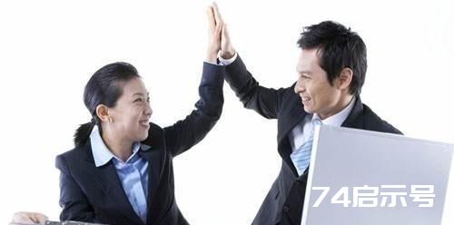 饭局上，领导说你多喝点，下属回了一句话，结果隔日被调离岗位