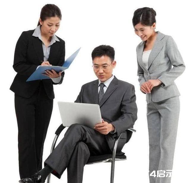 饭局上，领导说你多喝点，下属回了一句话，结果隔日被调离岗位