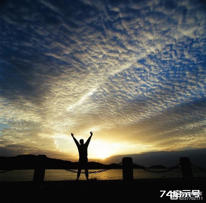 人过45岁，会出现断崖式衰老？做好4件事，人更健康，也更年轻