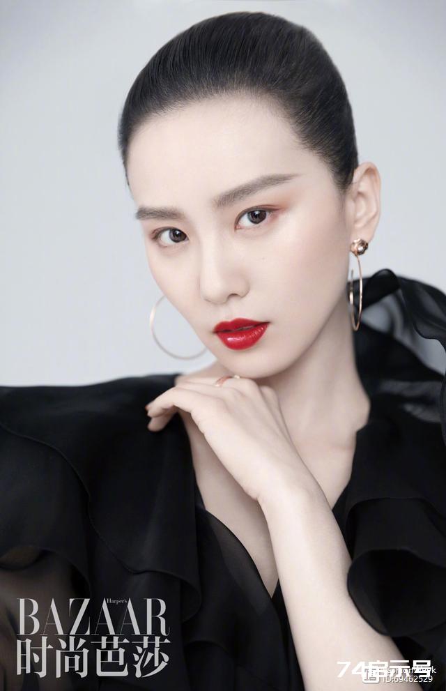 刘诗诗气质好绝！时尚芭莎3月刊释出，手绘封面化身淡彩写意女神