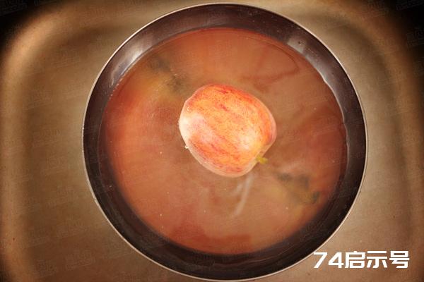 用烤箱也可以做出空气炸锅的效果——苹果脆片
