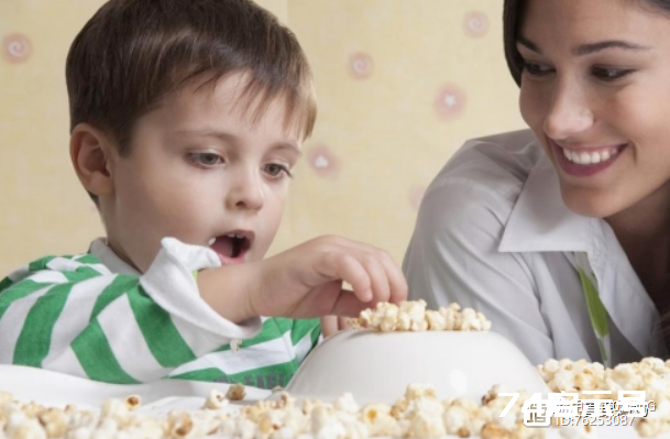 孩子的事90%都在吃上，别让宝宝吃多了！家长快收手