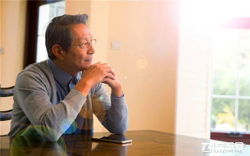 中年人生活压力太大，感觉自己扛不住了，应该怎么办？