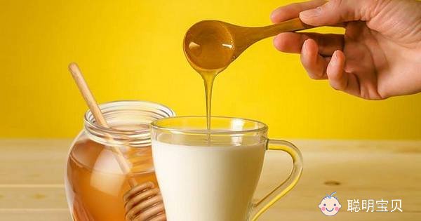 牛奶加蜂蜜_蜂蜜加牛奶可以喝吗_蜂蜜加牛奶怎么用