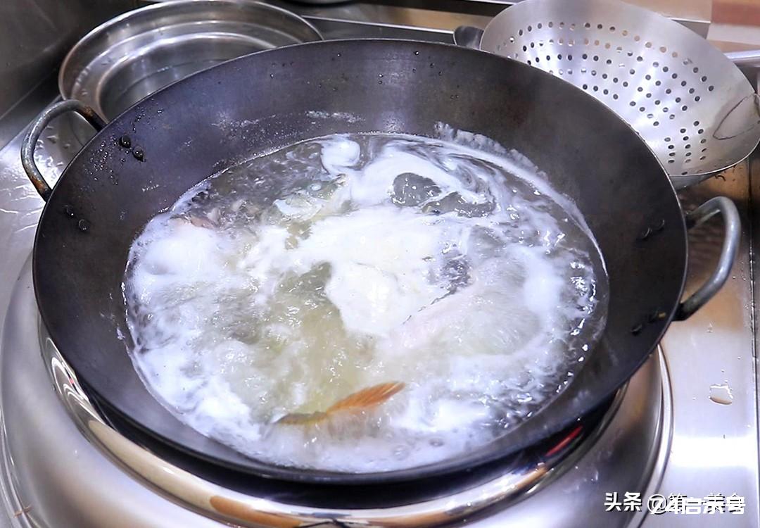 厨师长这样做的西湖醋鱼，不爱吃鱼的都能吃一条，鲜嫩如豆腐