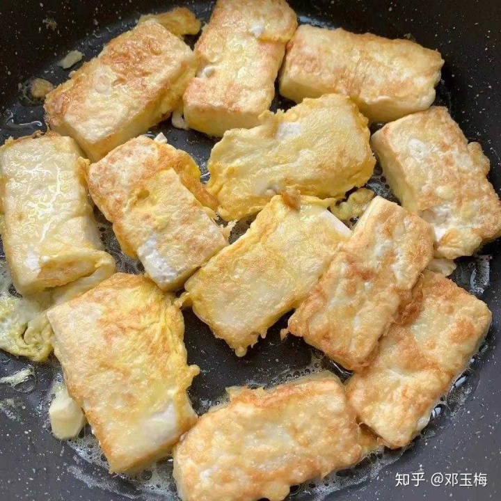 别只会做麻婆豆腐了，试试这个吃法香嫩美味