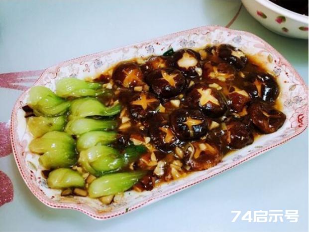 家常菜推荐：辣炒蛏子、蚝油香菇小油菜、蒜茸剁椒花甲的做法