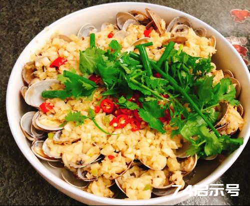 家常菜推荐：辣炒蛏子、蚝油香菇小油菜、蒜茸剁椒花甲的做法