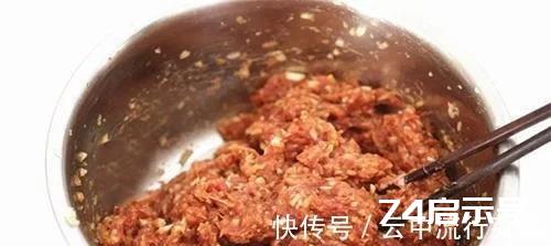 牛肉馅饺子要想好吃，拌馅时加点“它”，饺子鲜嫩多汁，超好吃！