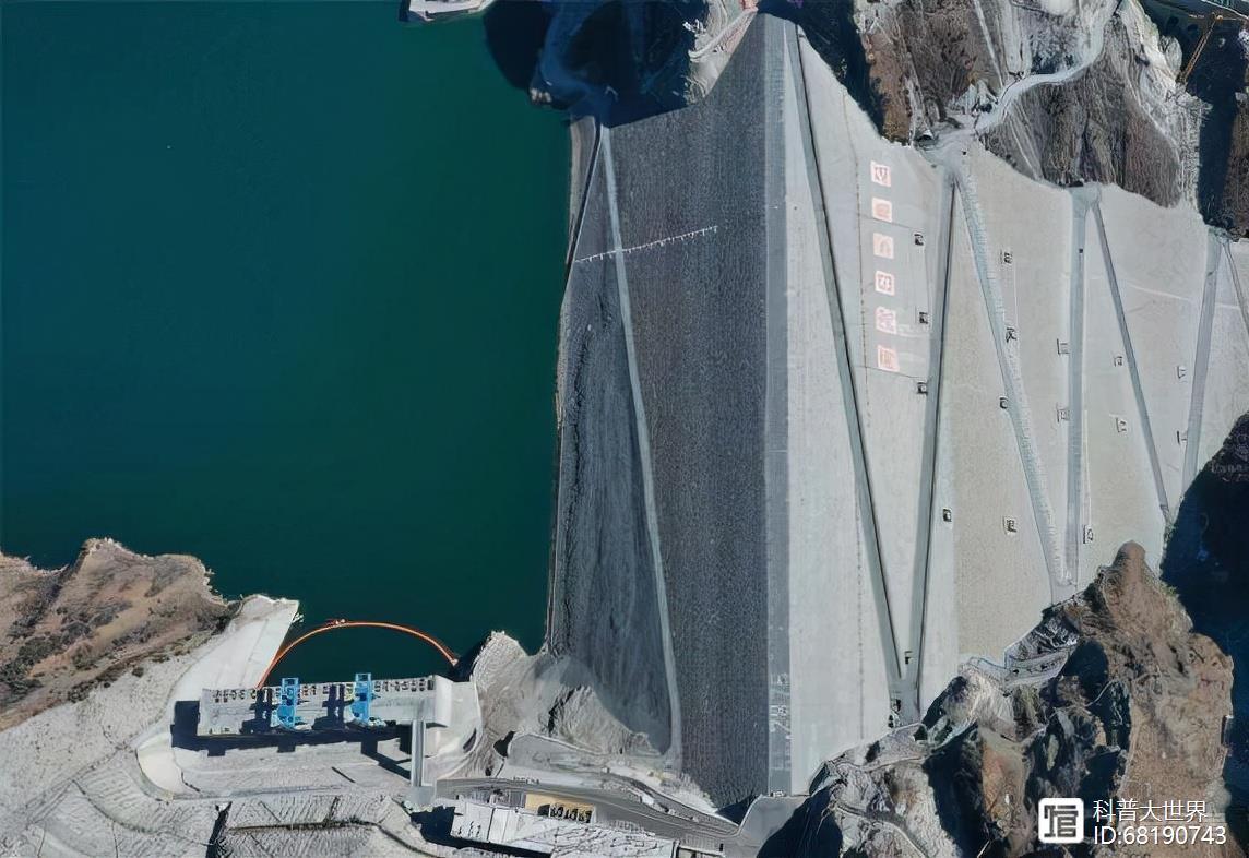 我国又一座大型水电站投用，大坝比三峡还高114米，创9项世界之最
