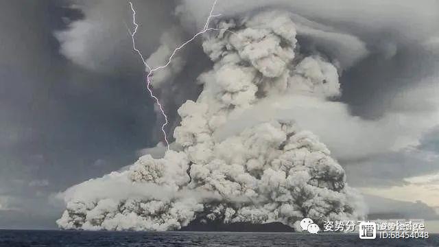 火山灰冲上7000米高空！日本海底火山喷发，今年地质灾害不断  第3张