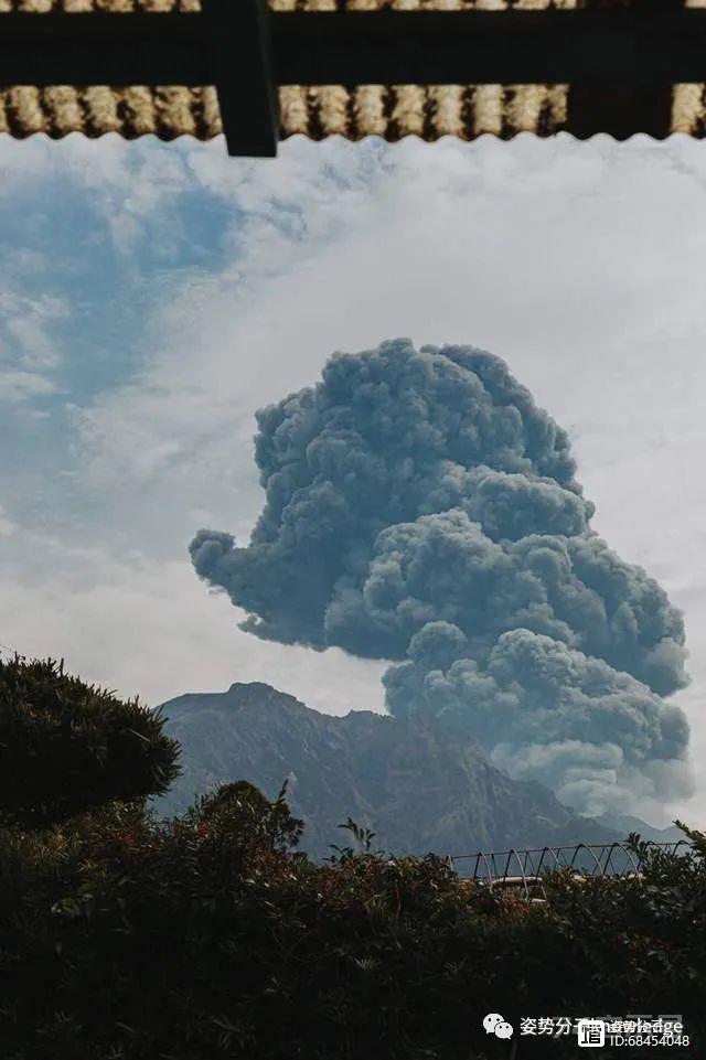 火山灰冲上7000米高空！日本海底火山喷发，今年地质灾害不断  第8张