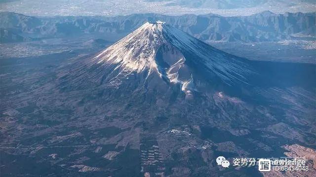 火山灰冲上7000米高空！日本海底火山喷发，今年地质灾害不断  第9张