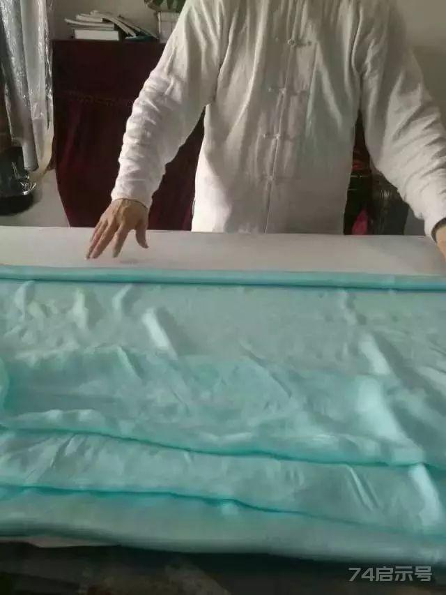 传统手工旗袍的裁剪工艺和注意事项