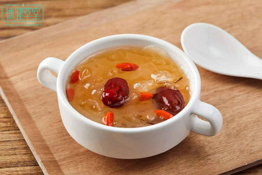 银耳红枣百合汤的功效是什么呢