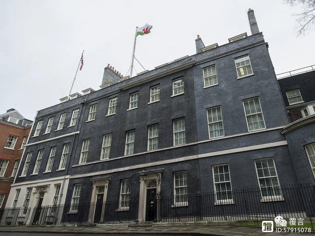 英国首相住在唐宁街10号，那么9号、11号住的谁？