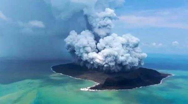 汤加海底火山喷发 波及中国沿海海域