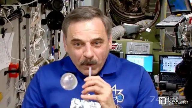 太空出差半年，神舟十四号宇航员排泄物咋处理？尿液回收再次利用