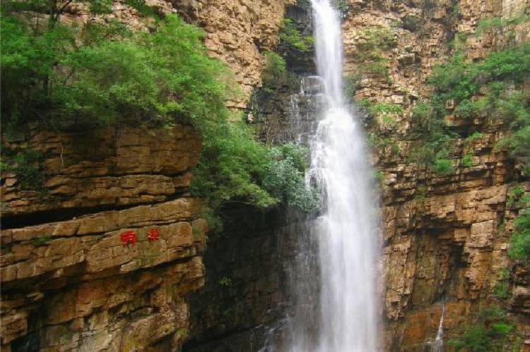 北京平谷京东大峡谷，峡谷幽深溶洞奇特，号称是“京东小九寨”！