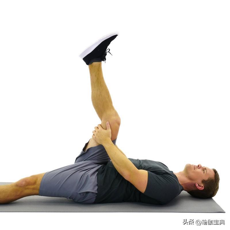 紧绷的腿筋只需要这5个瑜伽拉伸就能缓解 定期拉伸大腿后侧肌肉