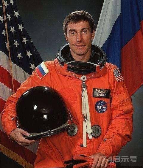 苏联解体，两名在太空的宇航员险成“弃儿”，漂荡近年，无比心累