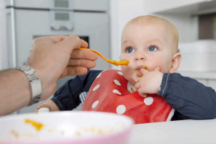 4个月婴儿 添加辅食是否过早？