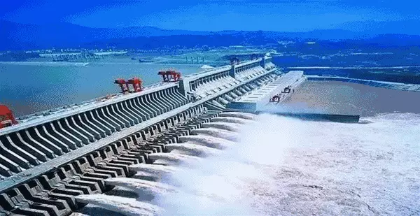 三峡大坝的寿命有多久?全线建成16年，2500亿投资收回来了吗?