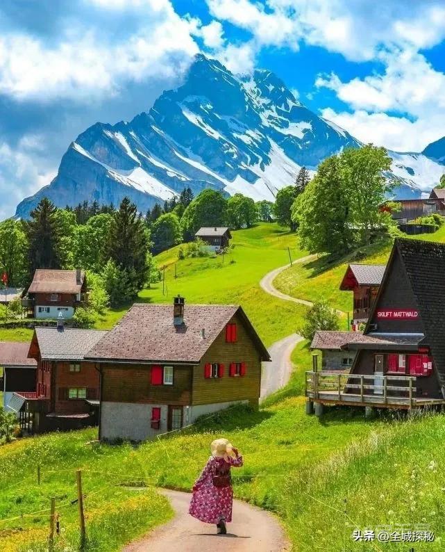 单看自然条件，瑞士就是典型的“三无”国家啊！无平原、无资源、无出