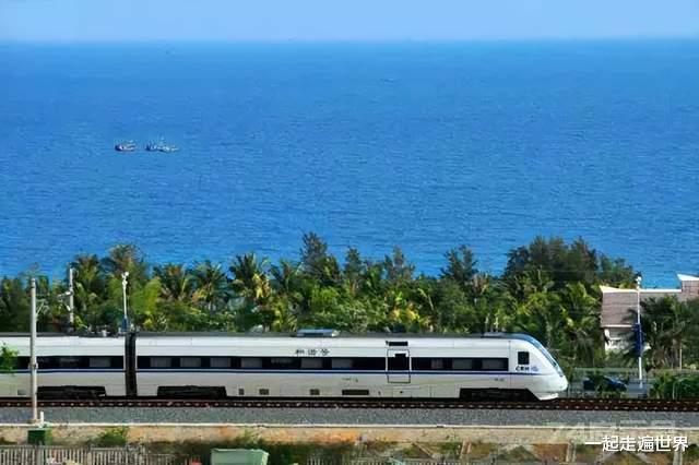 中国有一条环岛高铁，全长653千米，沿海设25座车站