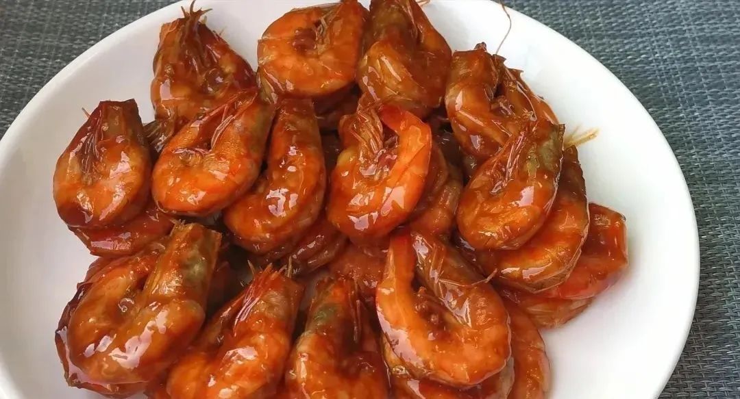 西红柿焖大虾的做法_番茄酱焖大虾的做法_油焖大虾的做法