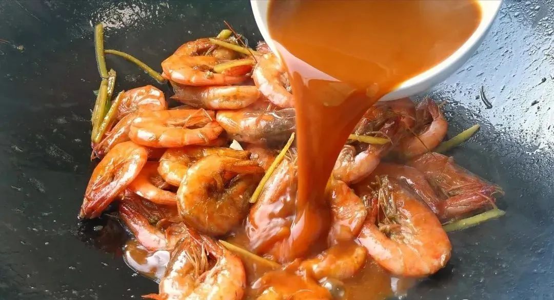 油焖大虾的做法_番茄酱焖大虾的做法_西红柿焖大虾的做法