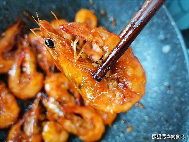 油焖大虾的做法_番茄酱焖大虾的做法_西红柿焖大虾的做法