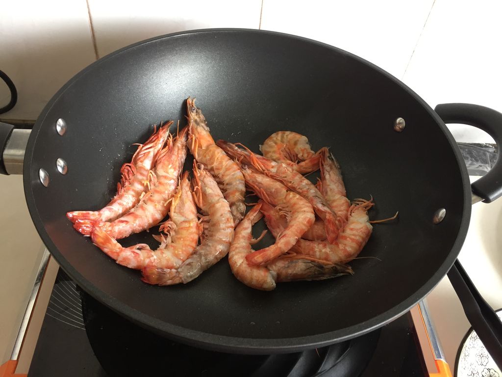 番茄酱焖大虾的做法_油焖大虾的做法_西红柿焖大虾的做法