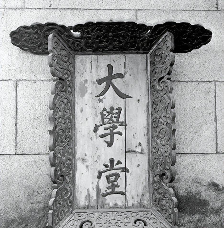 神算子13岁上北大，给自己算命后果断抛妻，最后却成功把自己算死