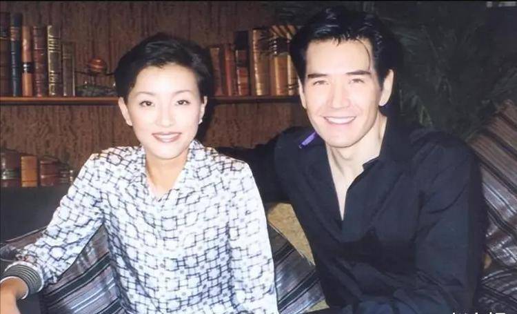 费翔：被母亲逼着和叶倩文分手，从此我一生未娶，她一生未孕！