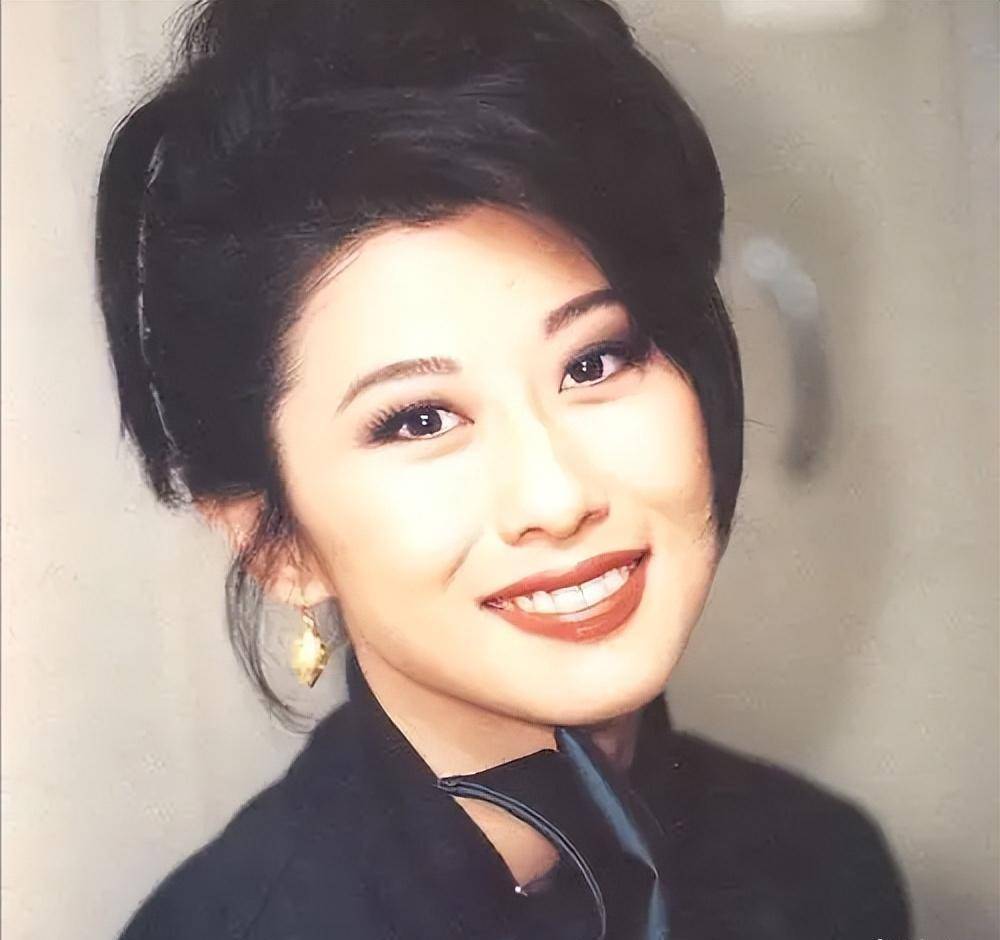 费翔：被母亲逼着和叶倩文分手，从此我一生未娶，她一生未孕！