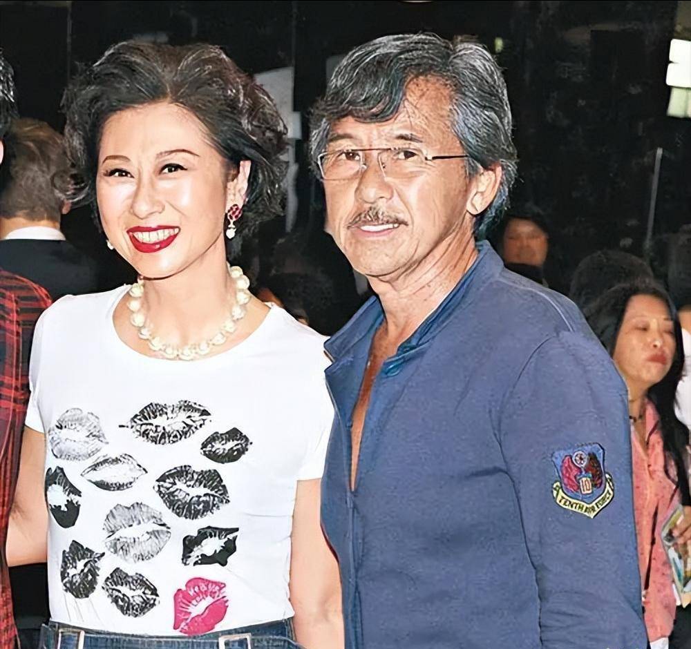 费翔：被母亲逼着和叶倩文分手，从此我一生未娶，她一生未孕！