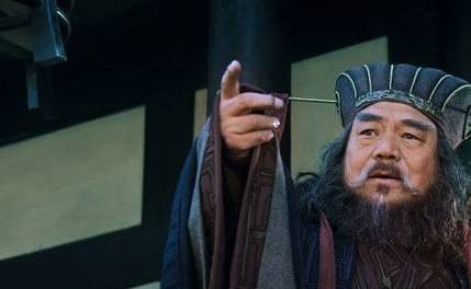 此人是三国第一飞将，却背负着千古骂名，如今墓地却无人问津