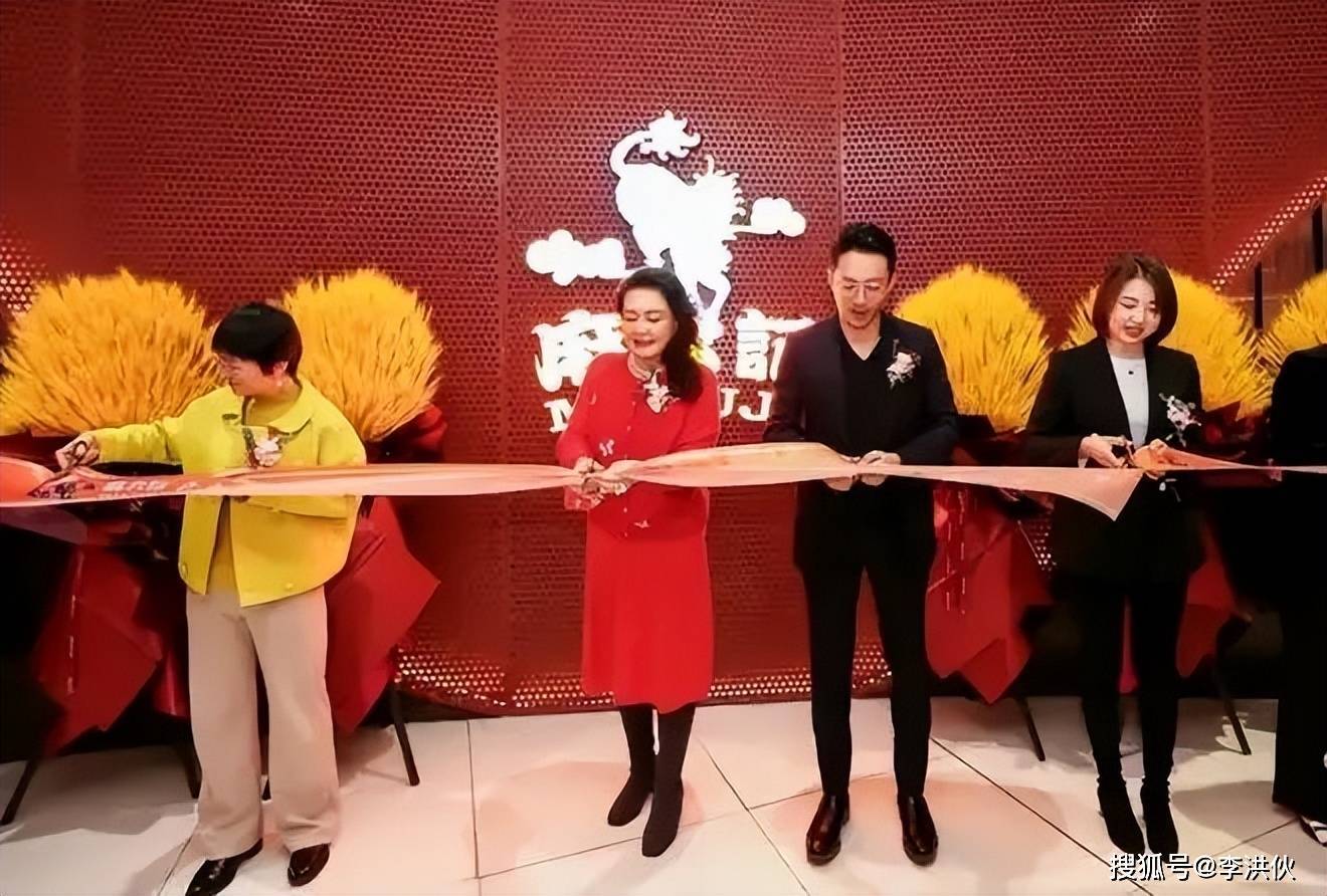 从白手起家到身家10亿，60岁张兰仍能东山再起，大S根本不是对手