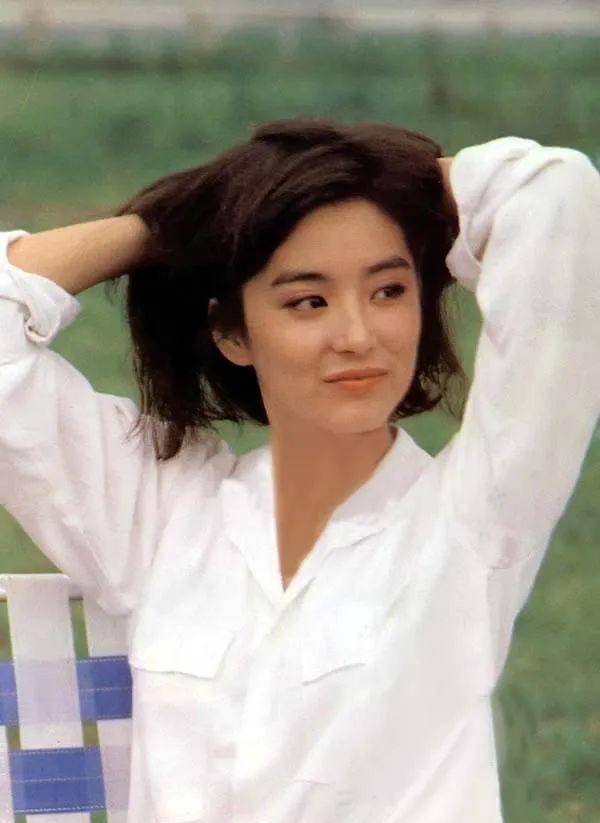 “拍过100多部电影，演过100多个角色，林青霞最难演的是林青霞”