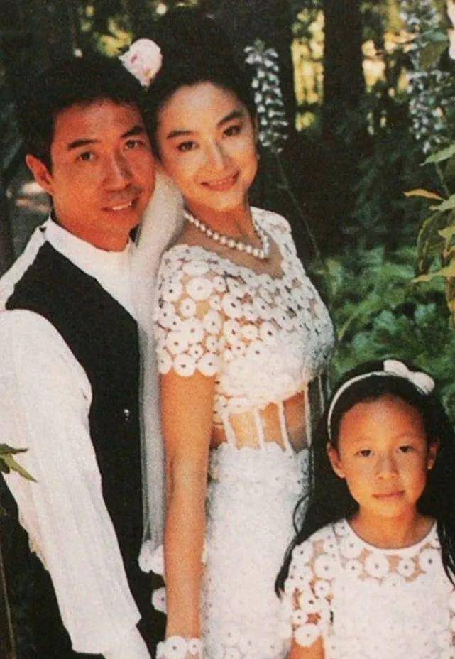 “拍过100多部电影，演过100多个角色，林青霞最难演的是林青霞”
