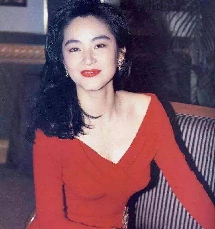 “拍过100多部电影，演过100多个角色，林青霞最难演的是林青霞”