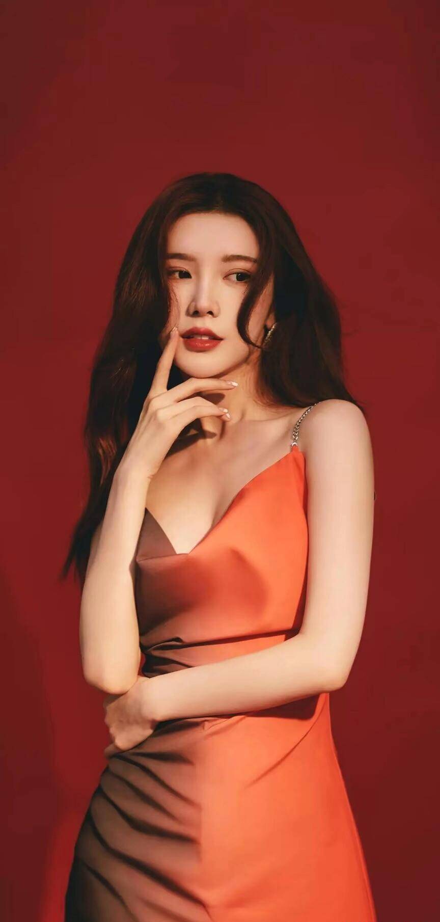 职业穿搭PK明星美装，谁更胜一筹？