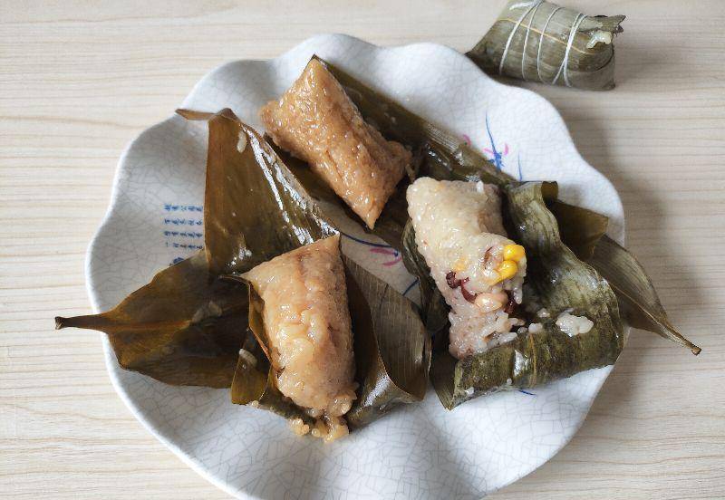 粽情端午，鸡蛋就要用艾草煮，俺临沂平邑最接地气的美食风俗