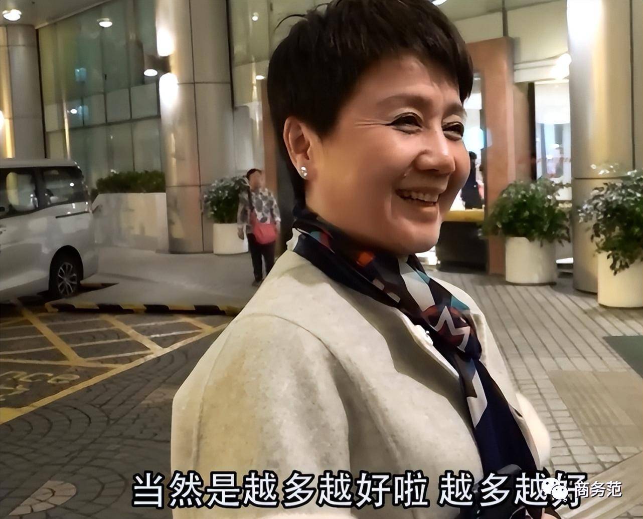 奚梦瑶全家福四太站C位，郭碧婷老公失踪被向太宠上天…同年嫁豪门如今路不同