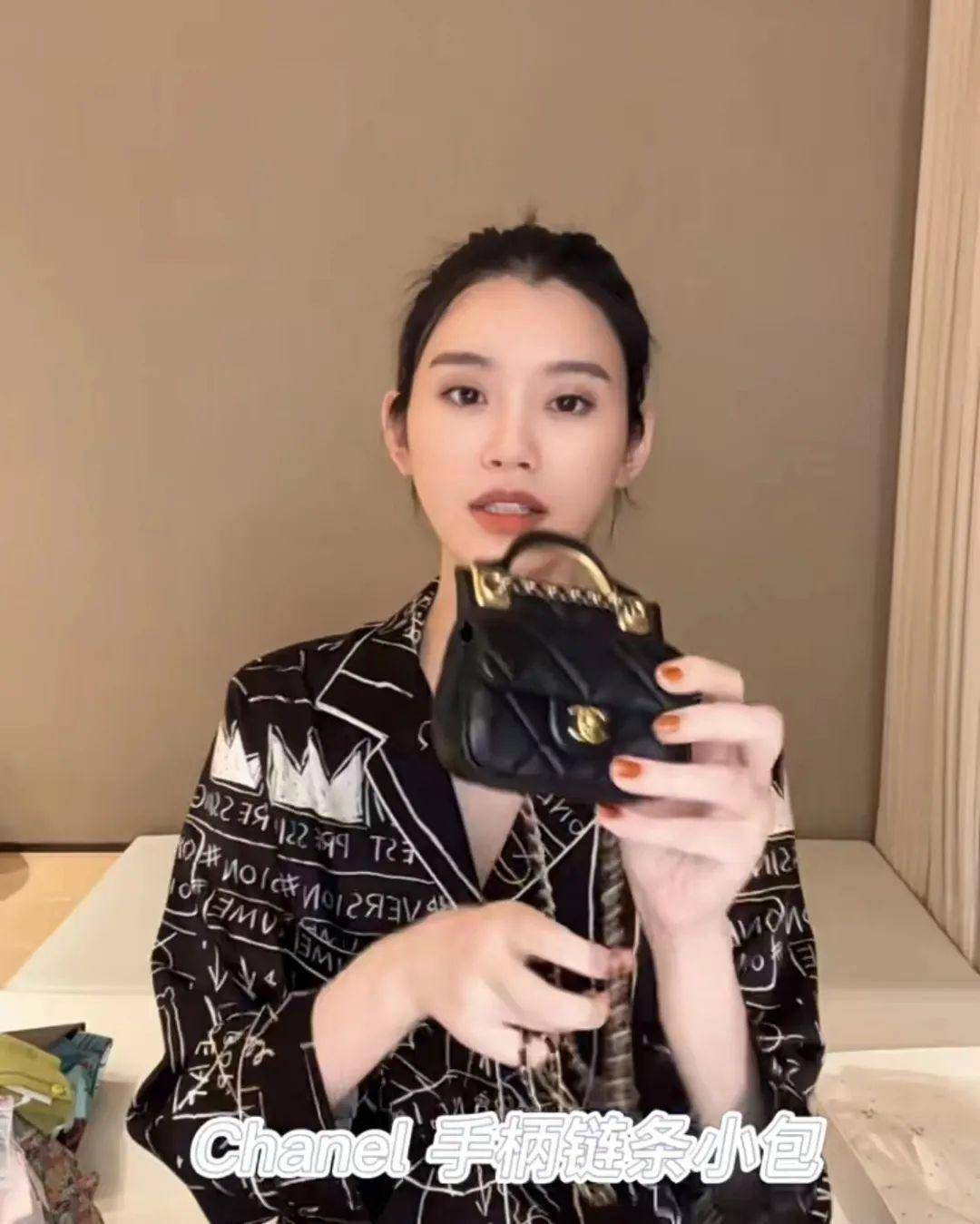 奚梦瑶全家福四太站C位，郭碧婷老公失踪被向太宠上天…同年嫁豪门如今路不同