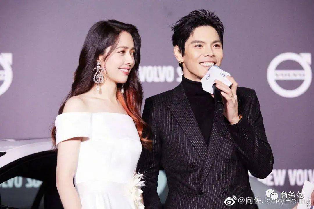 奚梦瑶全家福四太站C位，郭碧婷老公失踪被向太宠上天…同年嫁豪门如今路不同