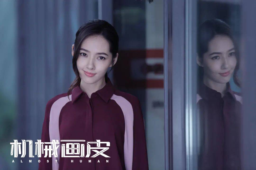 奚梦瑶全家福四太站C位，郭碧婷老公失踪被向太宠上天…同年嫁豪门如今路不同