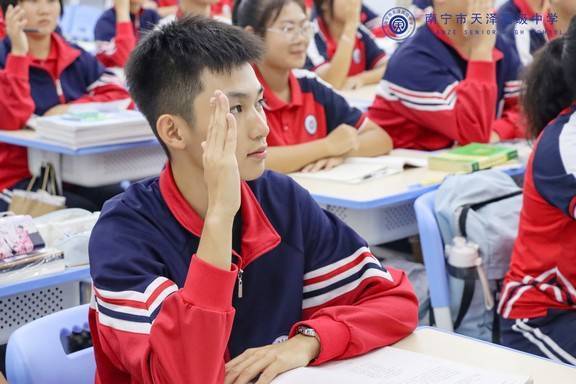 新高考背景下，到底要不要复读？人气榜高三复读学校专业解读