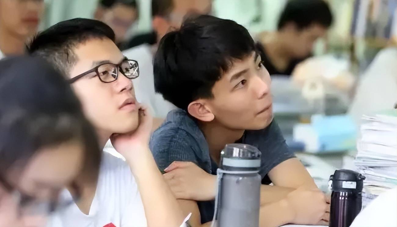 单招和统招都能进大专，毕业后差距可就大了，还好当初没选错